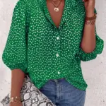 KELLY GREEN BUTTON TOP WITH FLOWERS