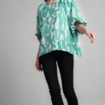 SATIN ROUND NECK GEO PRINT TOP