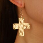 HAMMERED CROSS EARRINGS